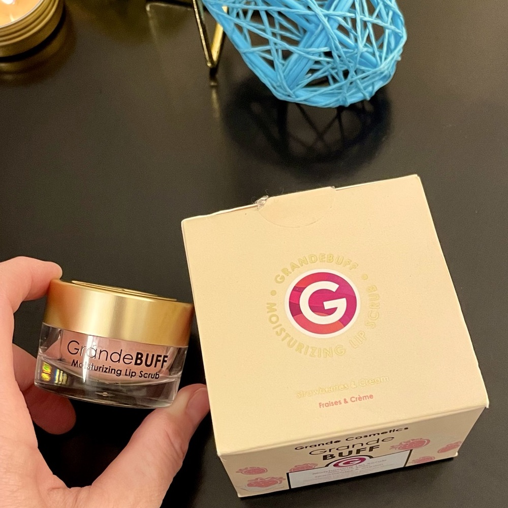 Grande Cosmetics Grande Buff Moisturizing Lip Scrub Strawberries & Cream